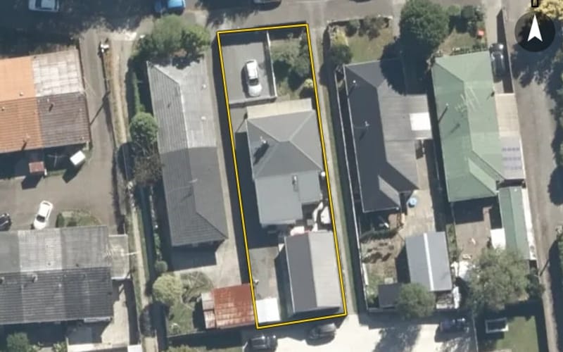 24 Riverbank Street