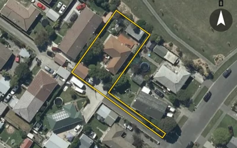 11 Cob Crescent