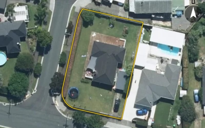 15 Weybridge Crescent