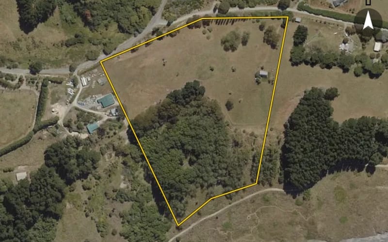 2 Manuka Bay Road