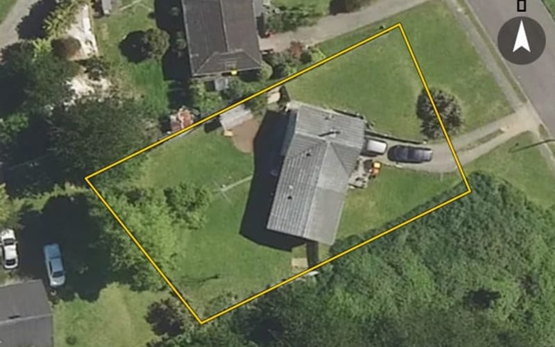 2 Takahe Place