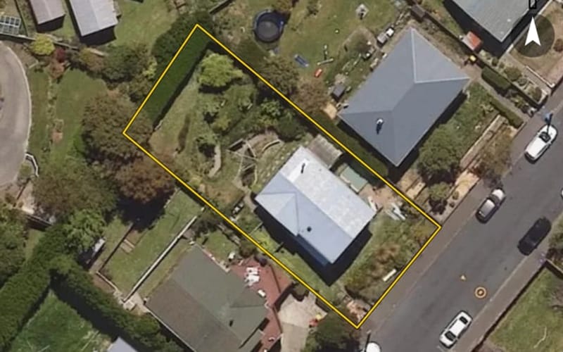 8 Hanlon Street
