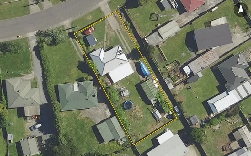 4 Leslie Avenue