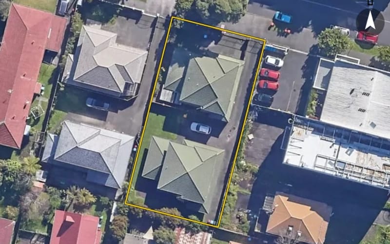 2 King George Avenue
