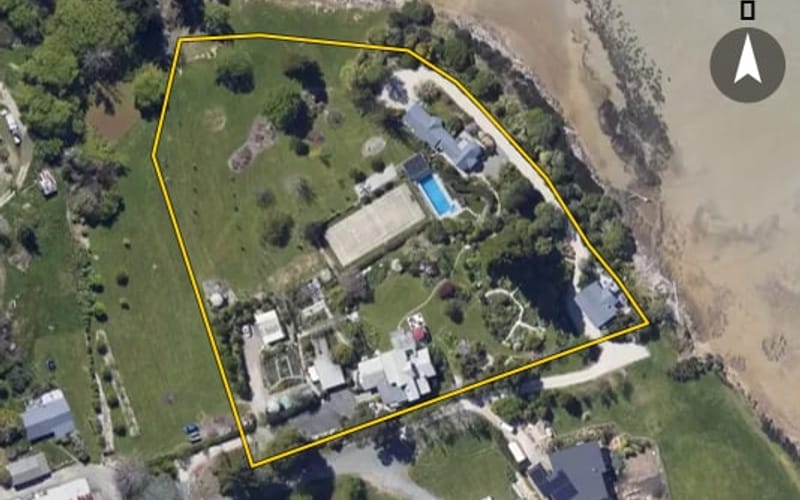 133 Bronte Road East
