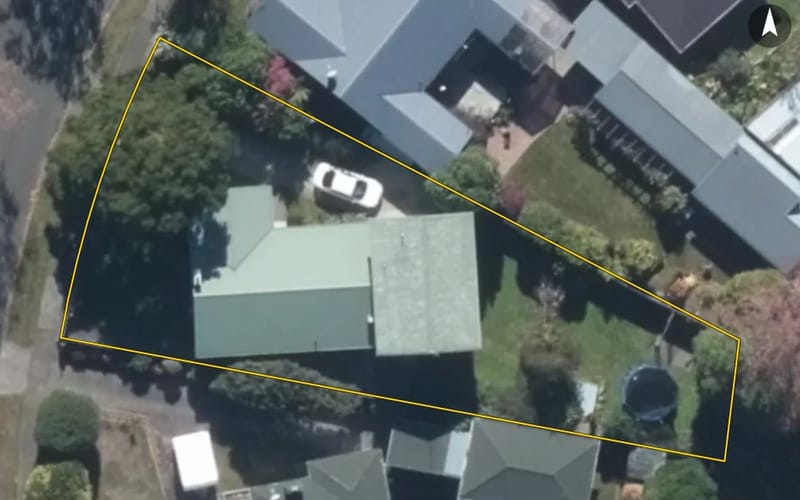 15 Parkland Crescent