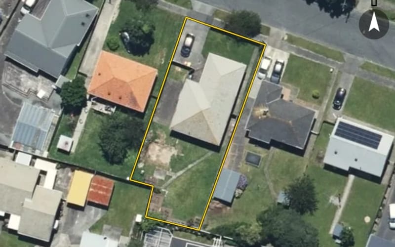 14 Hall Crescent