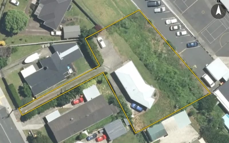 83 Christmas Road
