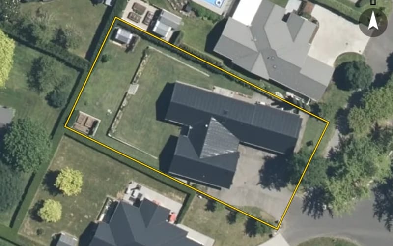 10 Oakfield Close