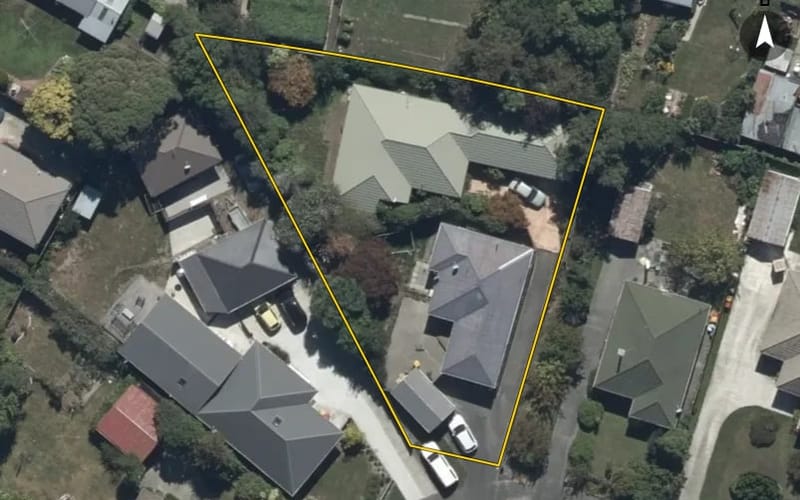 15 Bourne Crescent