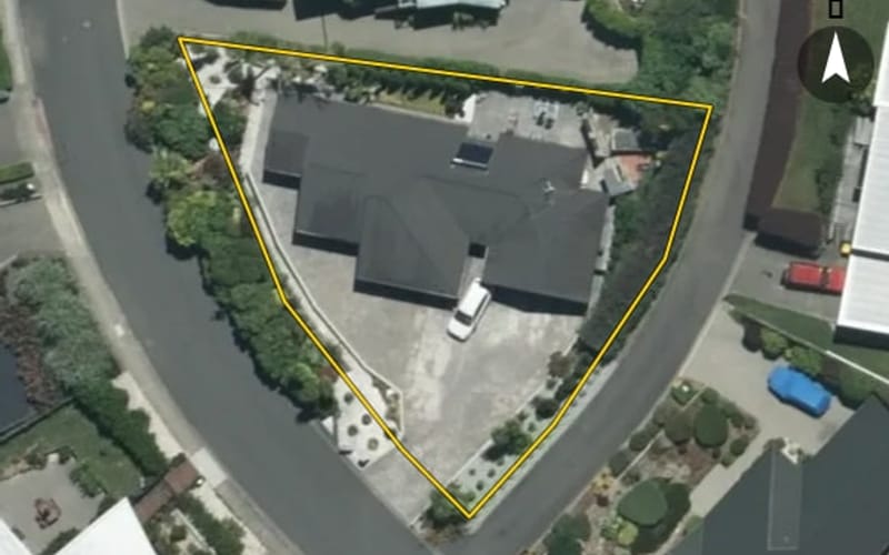 6 Commodore Place