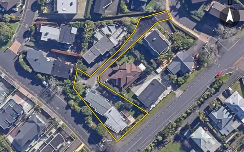 8 Maui Grove