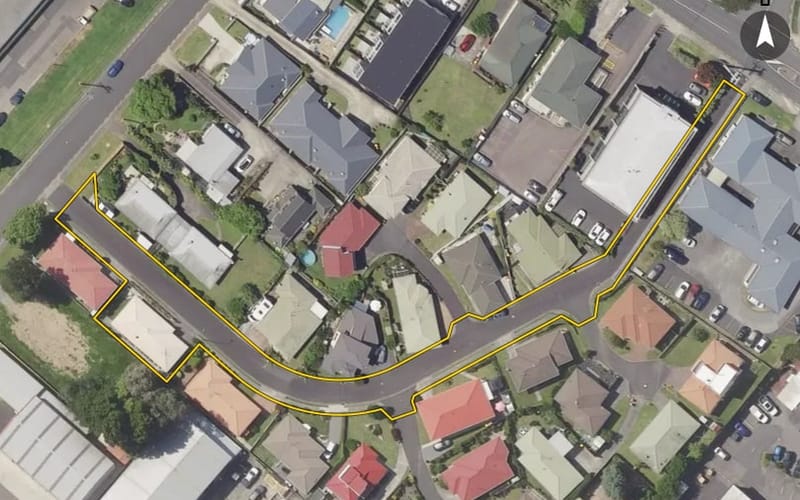 4 Racecourse Way