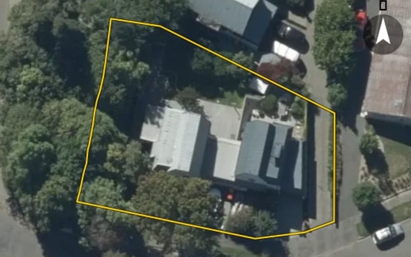 1 Holmcroft Court