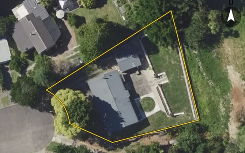 49 Lawrence Place