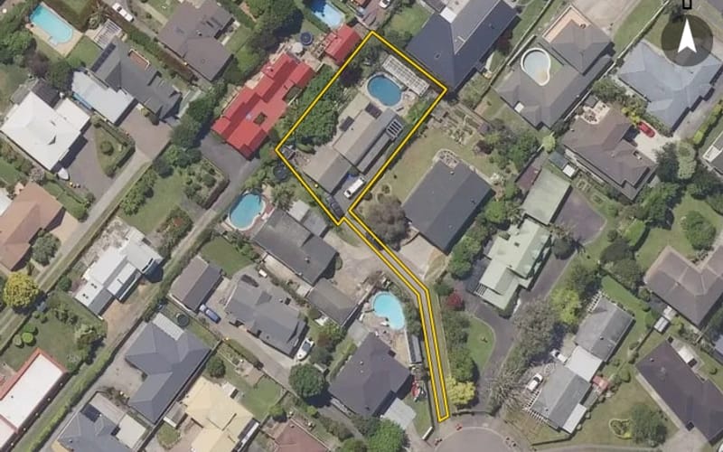 11 Idesia Grove