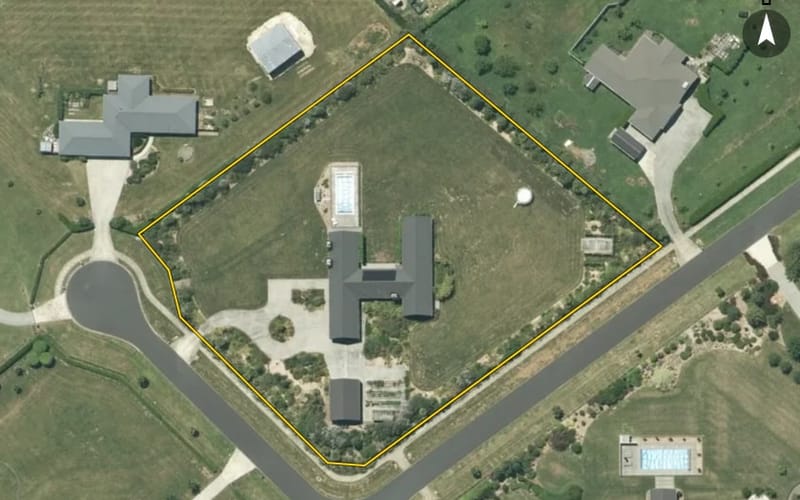 6 Clover Close