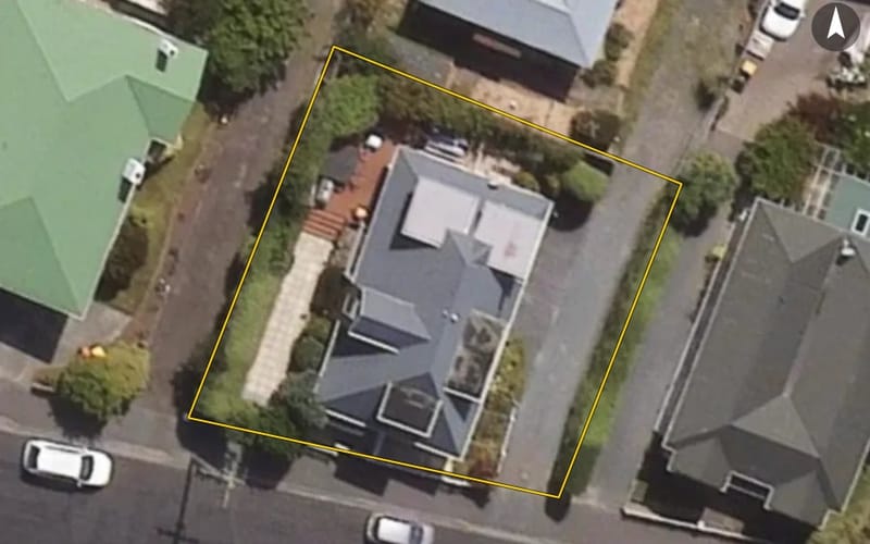 12 Preston Crescent