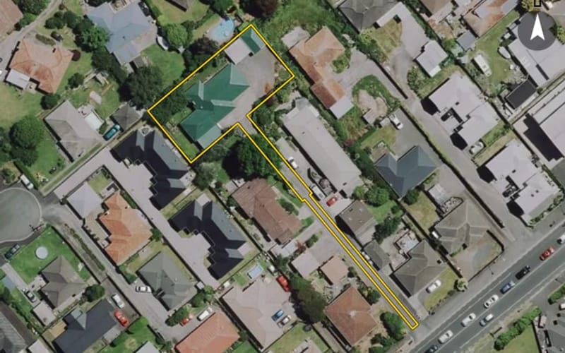 16 Forest Lake Road