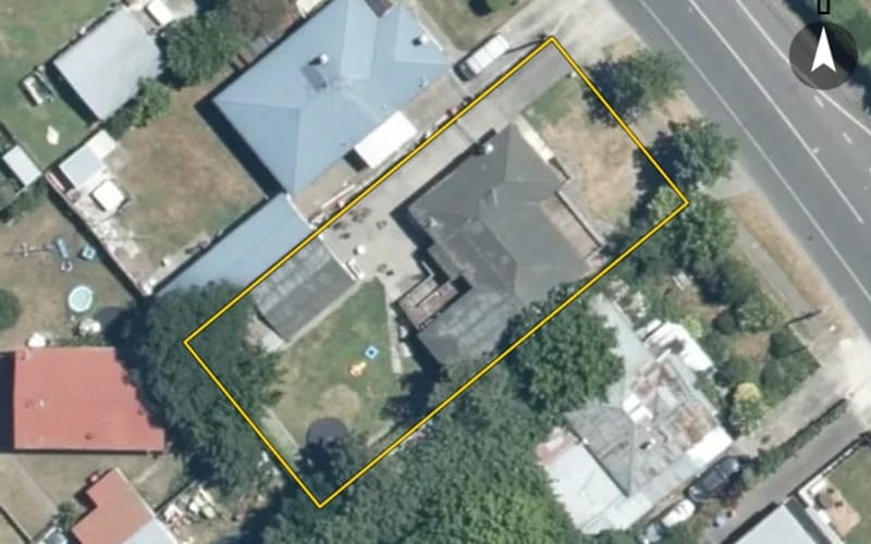 1002 Oliphant Road