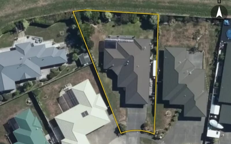 15 Brookside Close