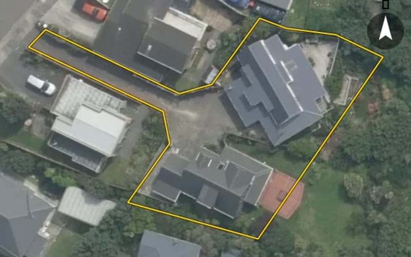 17 Bowes Crescent
