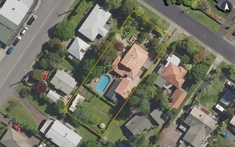 1 Hilton Road