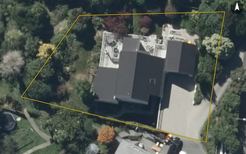 12 Woodside Common