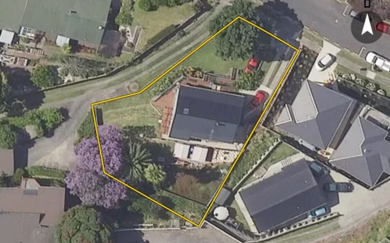 100 Laurence Street North