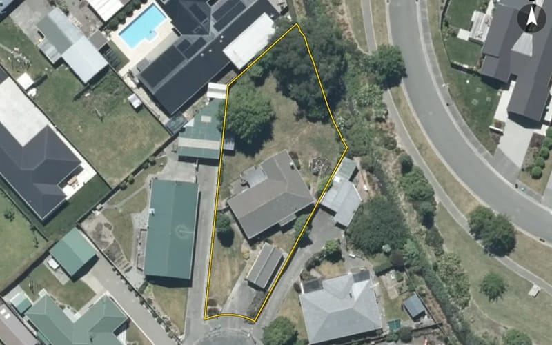 8 McNicol Crescent