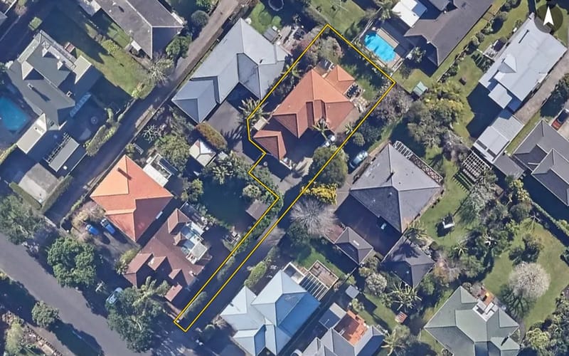 2/64 Lloyd Avenue