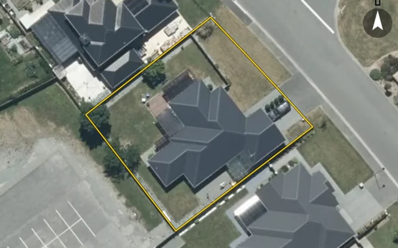 13 Whiteoak Grove