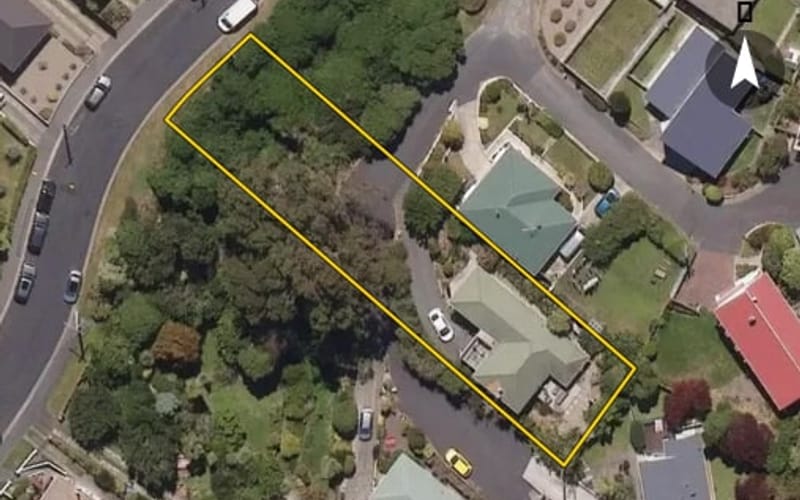 16 Chisholm Place