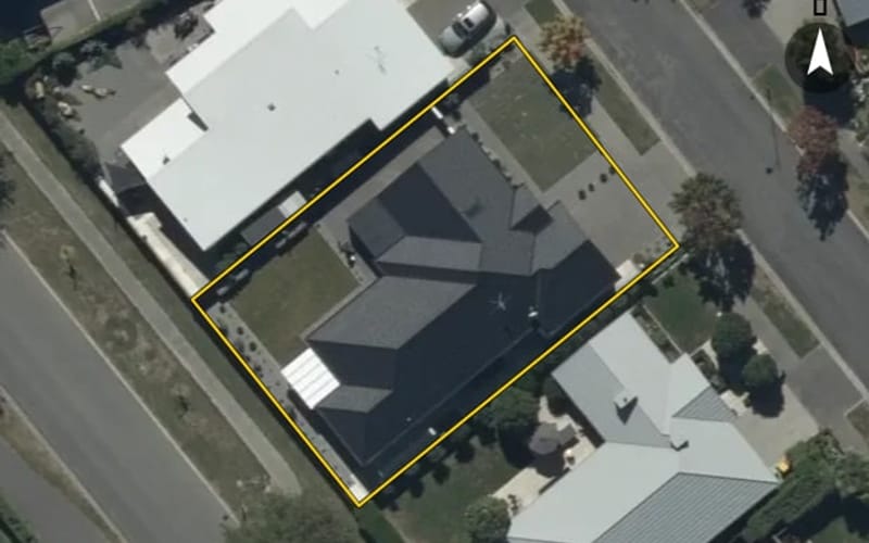 8 John Campbell Crescent