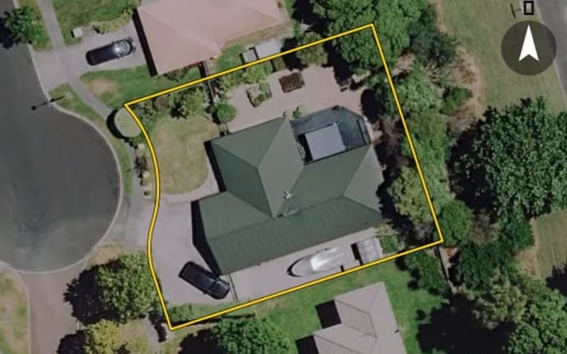 32 Bouverie Crescent