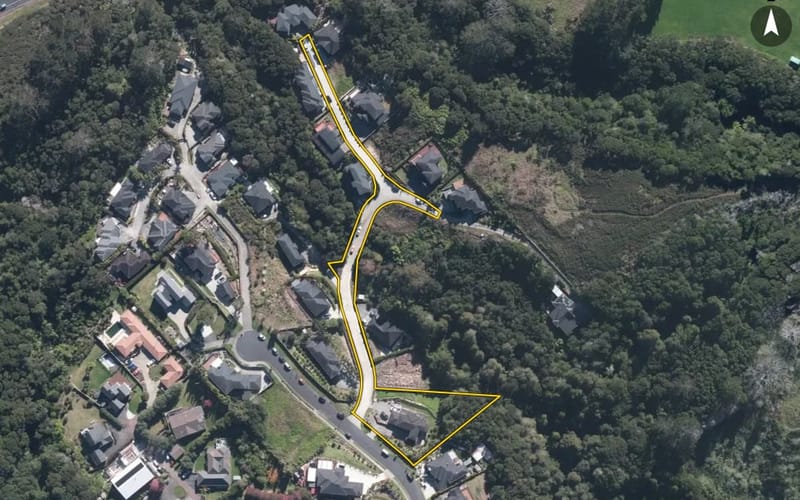 25 Blacks Road