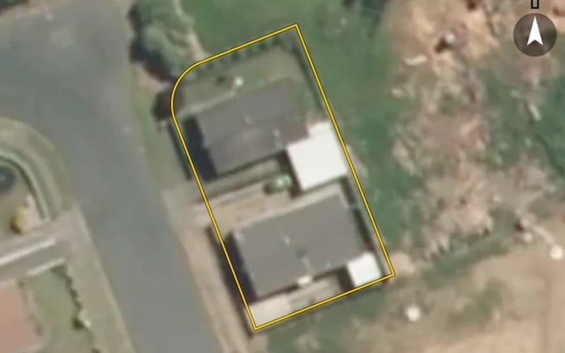 Unit titled building