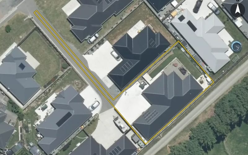 24 Geoff Geering Drive
