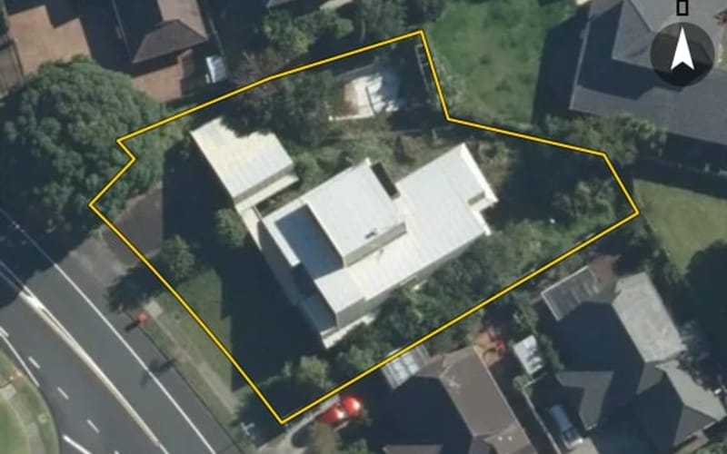 32 Sunderlands Road