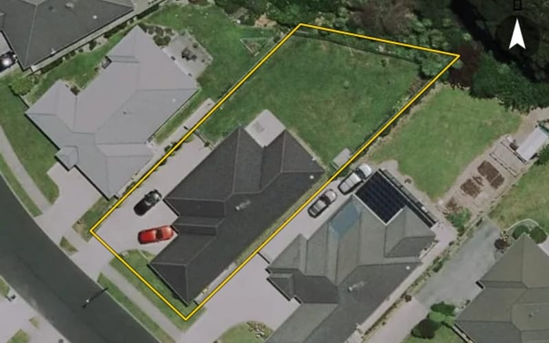 33 Edgeview Crescent
