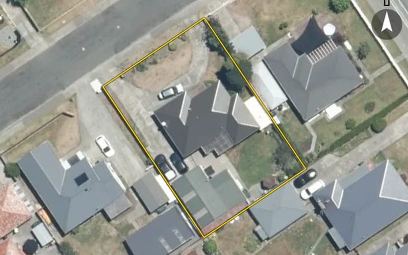 702 Maitland Crescent