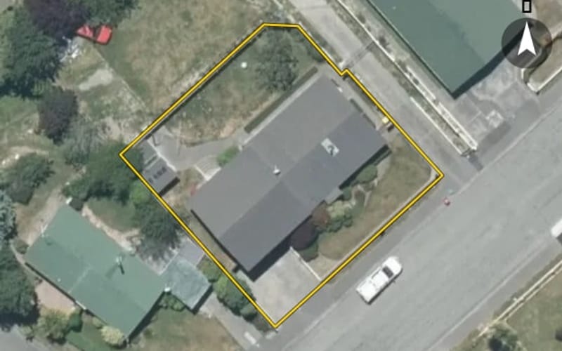 13 Bathurst Street