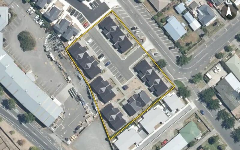 Unit titled building