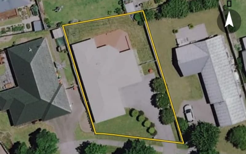 62 Bouverie Crescent