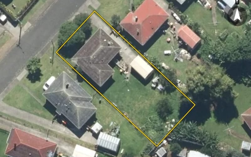 10 Cooper Crescent
