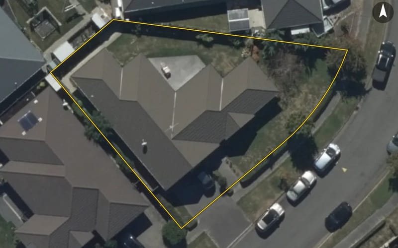 15 John Campbell Crescent