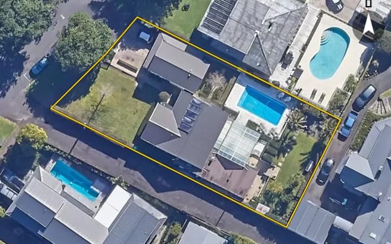 10 Crescent Road