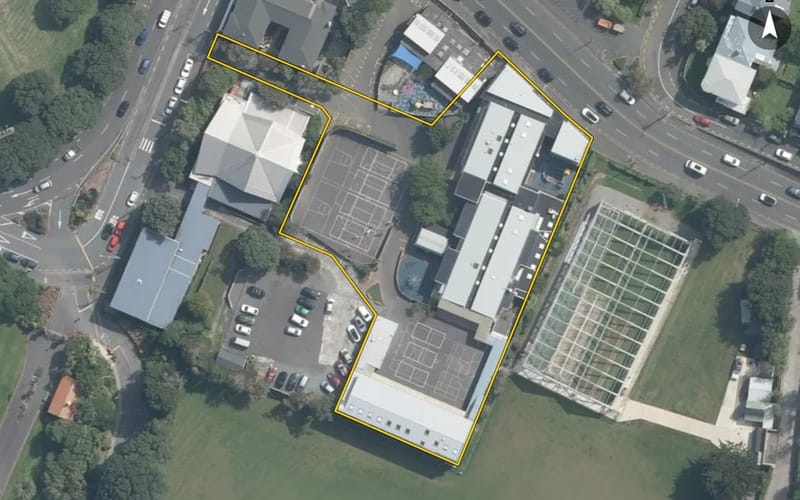 13 Dufferin Street