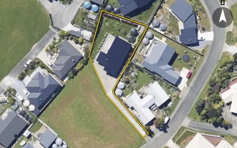 7 Pohutukawa Place