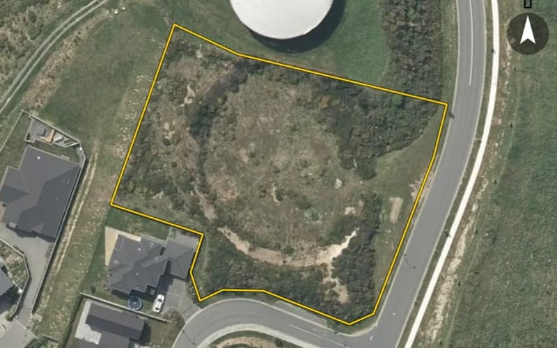 2 Rotorua Grove